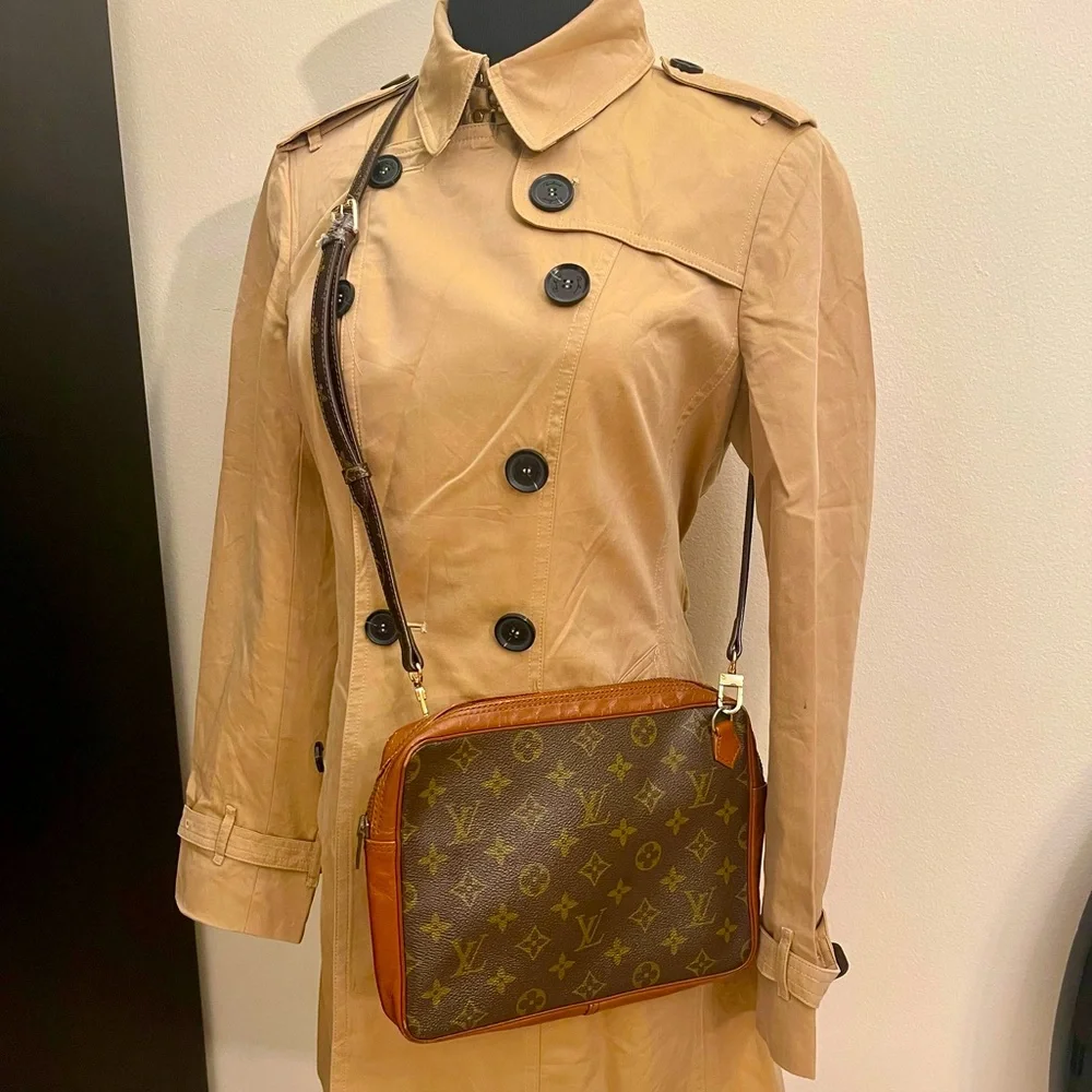 Louis Vuitton Monogram Vintage Saxpo Bag Pouch Clutch Crossbody